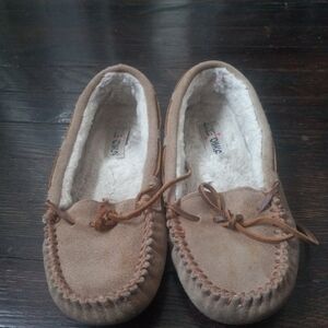 Minne Tonka Woman Slippers Suze 8 Brown Color Cozy Comfort Casual Style